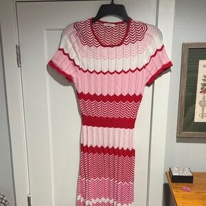 Elegant Chevron Knit Midi Dress in Red and Pink